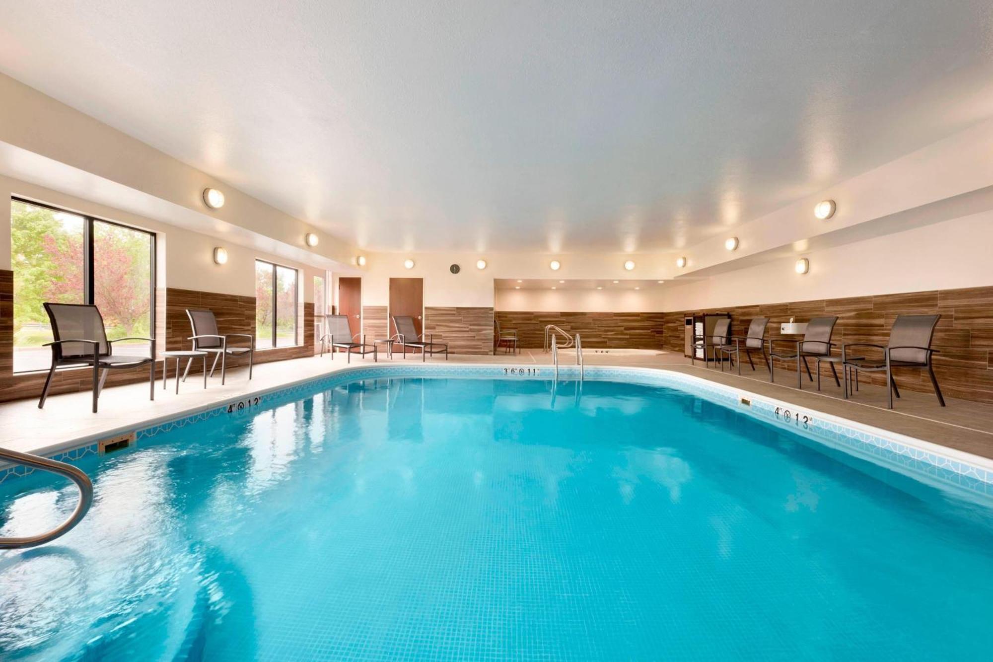 Fairfield Inn & Suites Hartford Manchester Ngoại thất bức ảnh